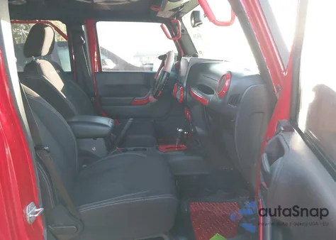 2013 Jeep Wrangler Unlimited Sahara z USA, uszkodzony, nr VIN 1C4BJWEG4DL673893